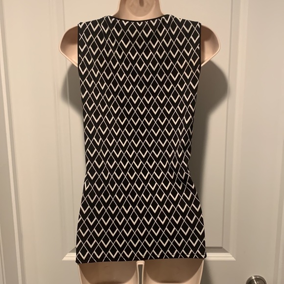 Black and white geo print tiered top from WHBM Sz LARGE - Picture 4 of 6